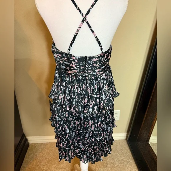 NWT Lulus Quaint Cutie Floral Tiered Dress size medium - Picture 6 of 9